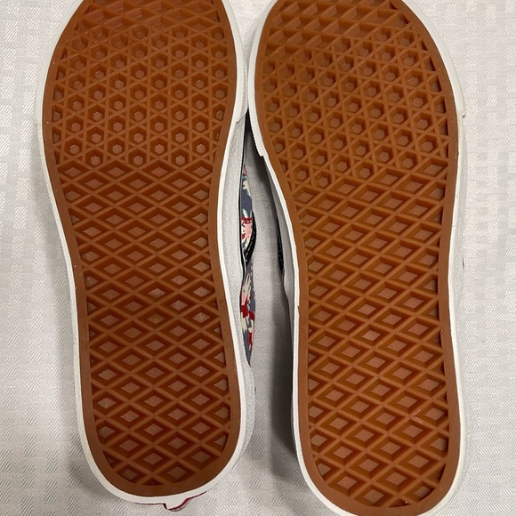 Limited edition Vans - slip ons - Picture 4 of 4
